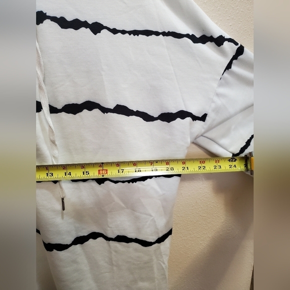 Black&White (Zebra Like) Striped Hoodie - Picture 12 of 15